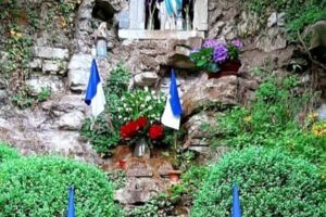 Maiandacht an der Mariengrotte