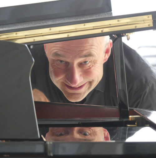 frankischer-theatersommer-taubenvergiften-im-park
