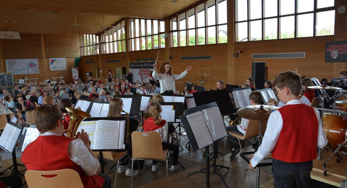 kaffee-kuchen-konzert-musikalischer-nachwuchs-ganz-gross