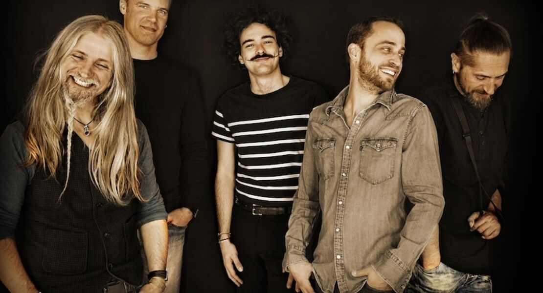 lazuli-etre-et-ne-plus-etre-tour-26-franzosischer-progrock-mystisch-rockig-mit-der-weltweit-einzigartigen-leode