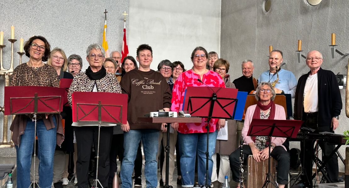 glaubens-und-lebenslieder-mit-band-chor-mehr