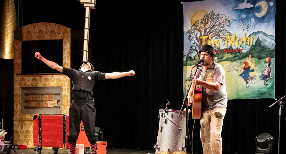 tim-mohr-furs-kinder-ohr-eichi-und-der-spasskoffer