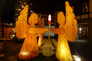 Eröffnung Weihnachtsmarkt mit Hobby-Künstlerausstellung