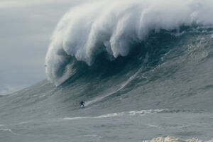 Special Doku über den Weltrekordhalter des Big Wave Surfens 