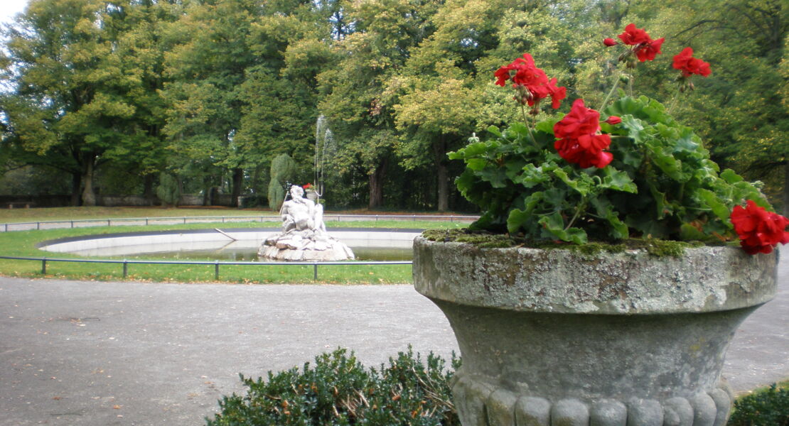 schlossparkfuhrung-auf-dem-schwanberg-immer-am-3-sonntag-im-monat-im-anschluss-um-1530-uhr-konzert-auf-der-kirchentreppe