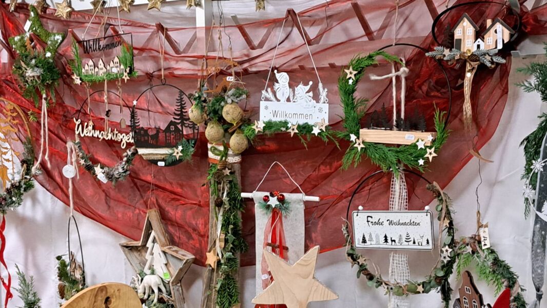 21-wachbacher-hobbykunstlermarkt-durch-raum-und-zeit