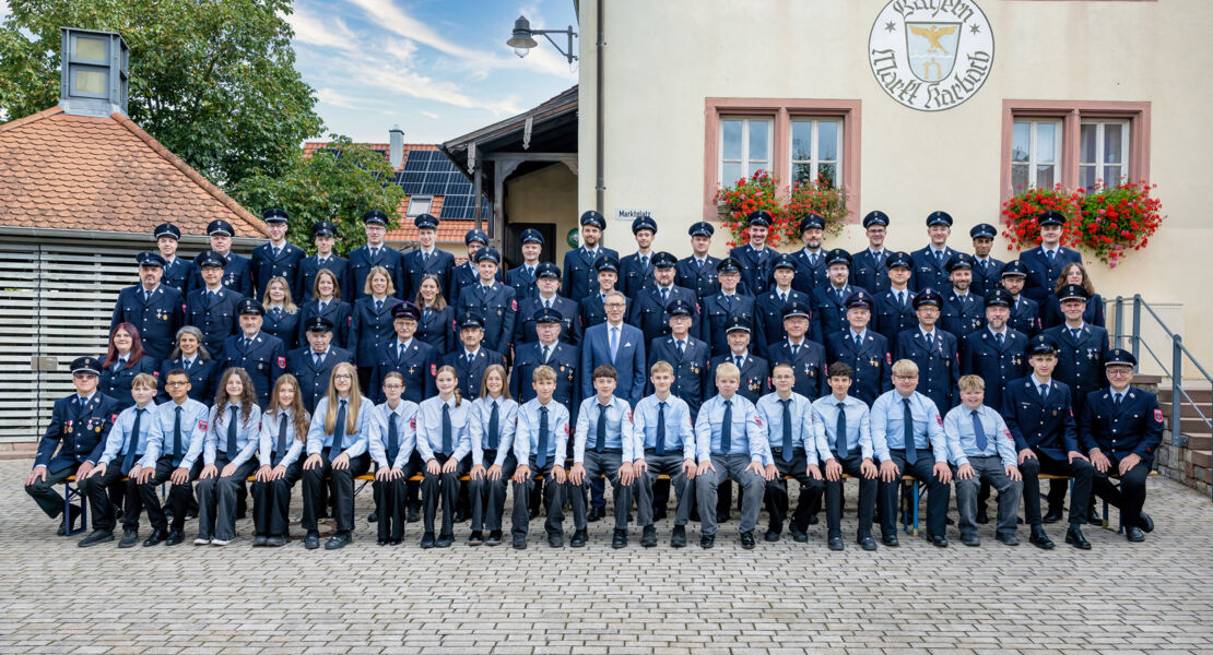 festnachmittag-und-ehrendamenabend-bei-150-jahre-feuerwehr-karbach