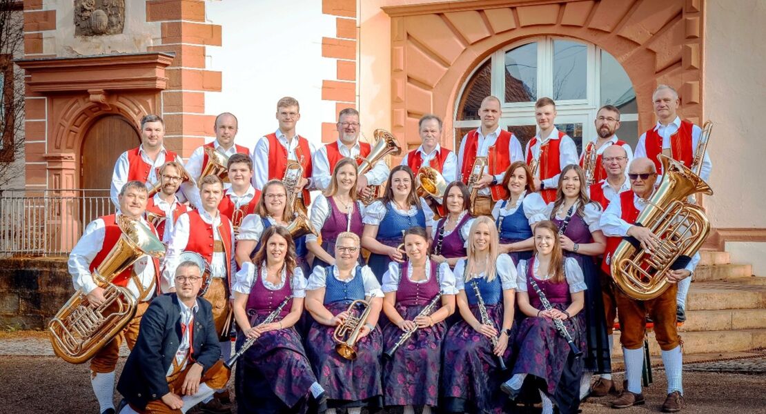 konzert-der-happertshauser-musikanten-klange-eines-sommerabends