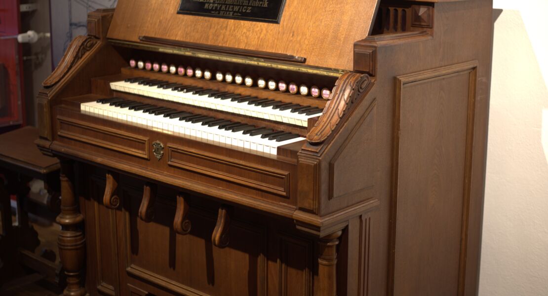 harmonium-tag
