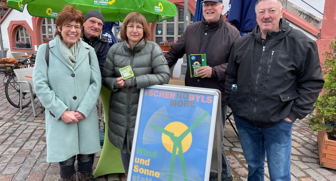 40-jahre-reaktorkatastrophe-von-tschernobyl-grune-erinnern-mit-einem-infostand