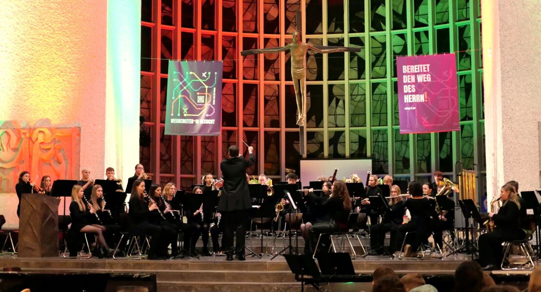 celtis-gymnasium-ladt-ein-zum-traditionellen-weihnachtskonzert