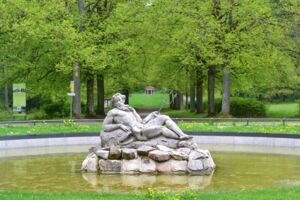 Schlossparkführung auf dem Schwanberg immer am 3. Sonntag im Monat - im Anschluss um 15.30 Uhr Konzert auf der Kirchentreppe