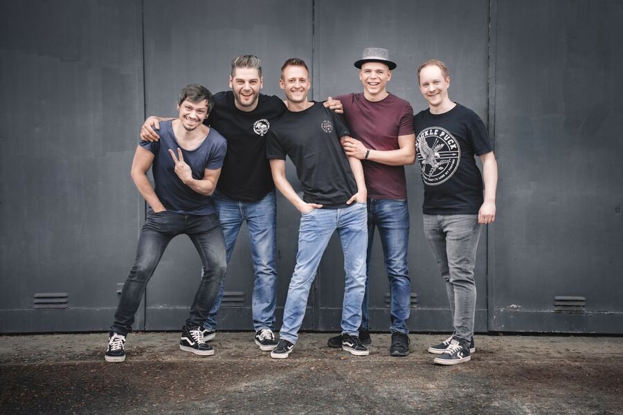 ska-punk-christmas-mit-rafiki-schnogge-slacktones