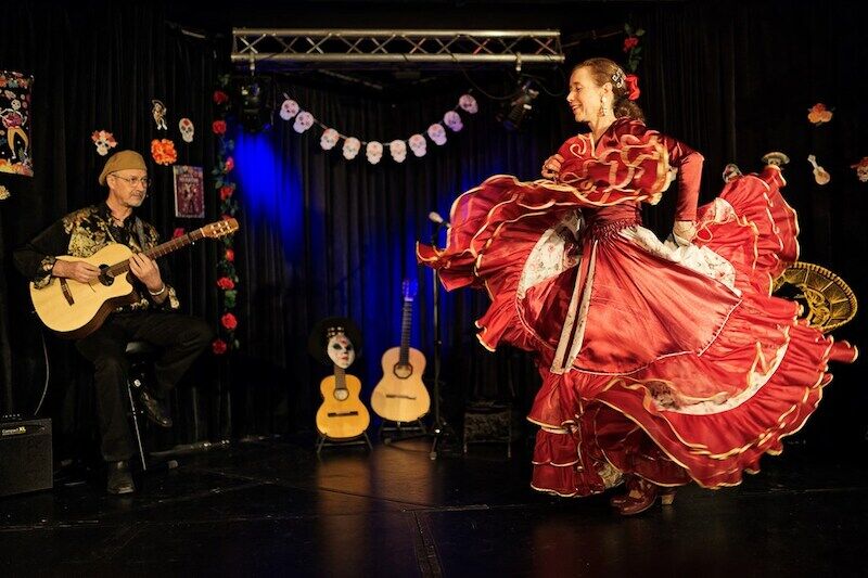 duo-agua-y-vino-dia-de-muertos-es-lebe-das-leben