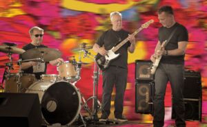 Doppelkonzert: Strange Brew & Schabesos