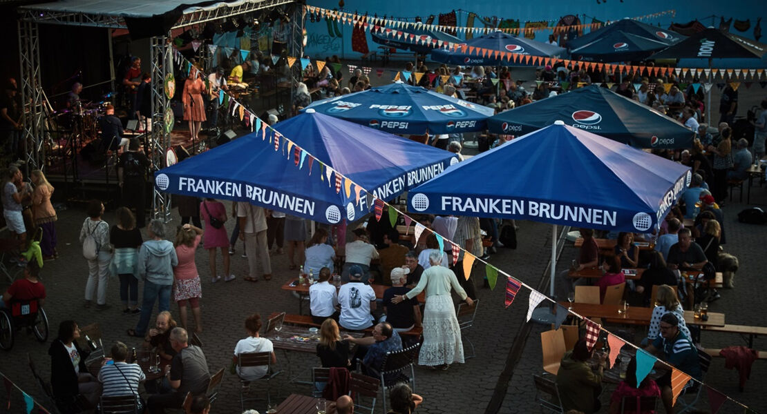 das-sommerfest-im-rahmen-des-sparda-bank-blues-jazzfestivals-mit-zusatzkonzerten-auf-der-weyermannrbuhne-kufa-gelande