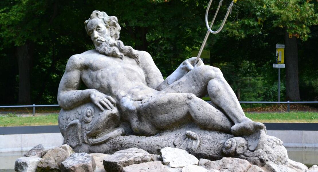 schlossparkfuhrung-auf-dem-schwanberg-immer-am-3-sonntag-im-monat-im-anschluss-um-1530-uhr-konzert-auf-der-kirchentreppe