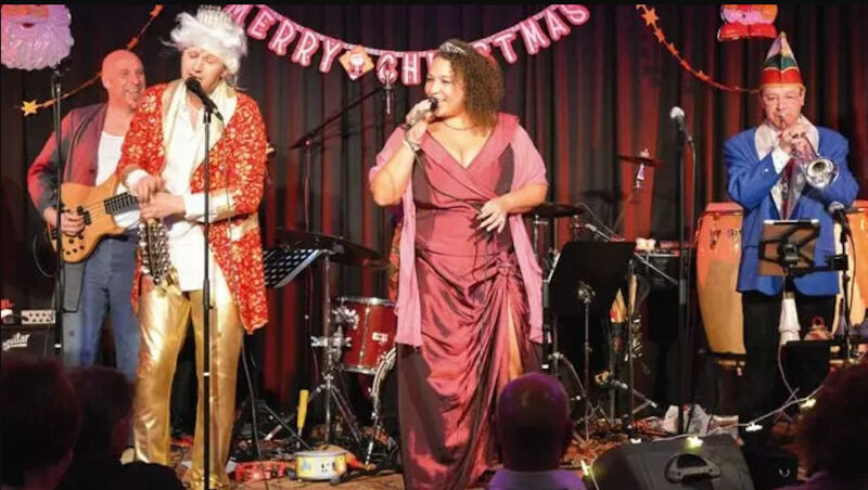 klaus-wangorsch-alle-jahre-wieder-santa-klaus-kommt-in-die-stadt